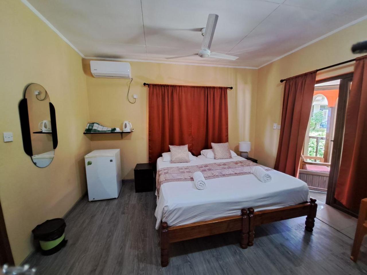 Bed & Breakfast Georgina's