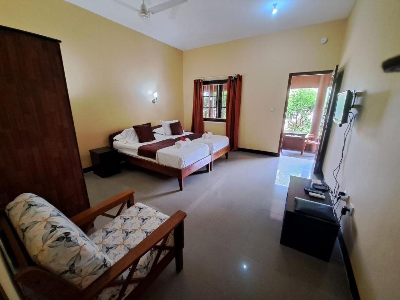 Georgina's 3* Beau Vallon (Mahe)